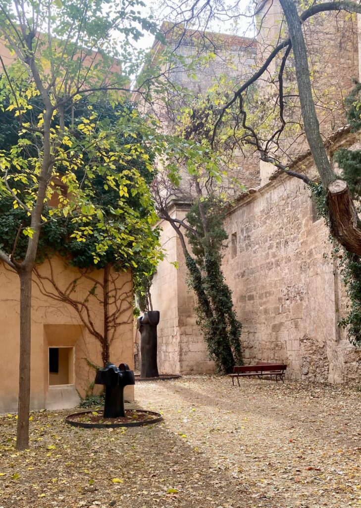 MURO DE LA IGLESIA DE SANTA MARIA DE LA ASUNCION