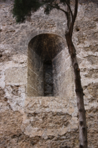 Fig. 4. Ventana en aspillera.