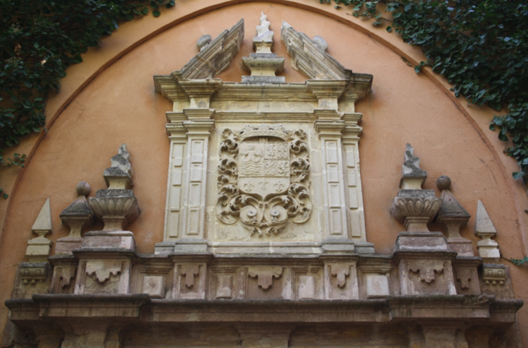 Fig. 8. Primer cuerpo portada del Palacio de la Condesa de Antillón.