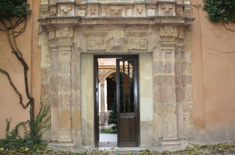 Fig. 5. Primer cuerpo portada del Palacio de la Condesa de Antillón.